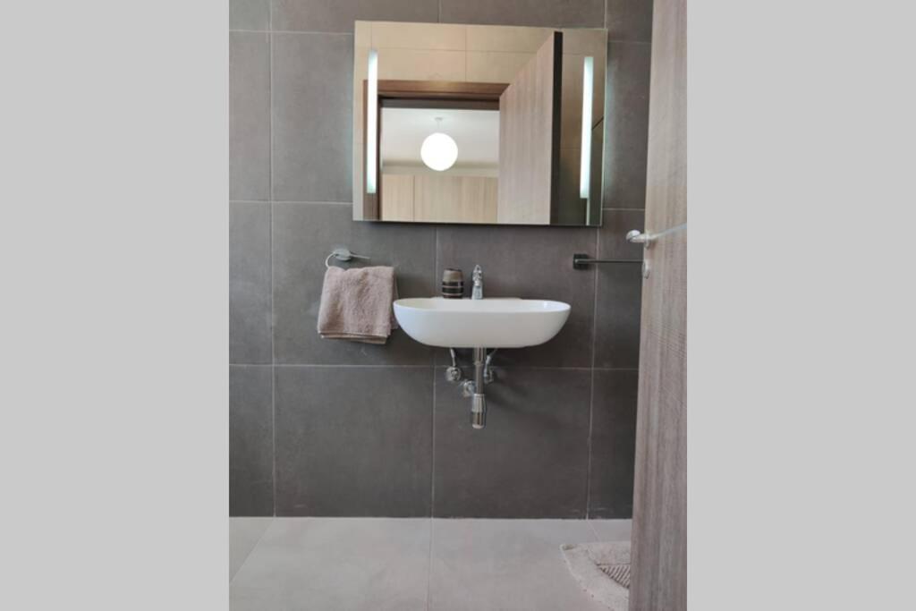 Brand New 3 Bedroom Apartment Close To The Sea Gzira Экстерьер фото